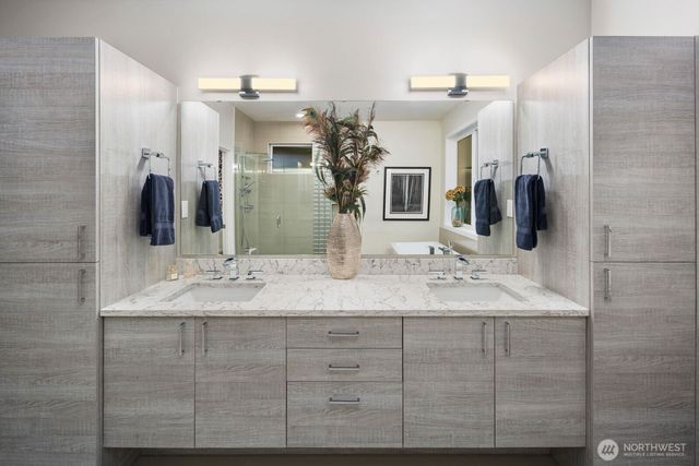 8302 NE 203rd Street, Kenmore, WA 98028