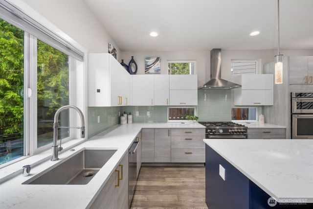 8302 NE 203rd Street, Kenmore, WA 98028