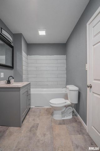 617 6TH Avenue S, Clinton, IA 52732