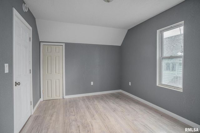 617 6TH Avenue S, Clinton, IA 52732