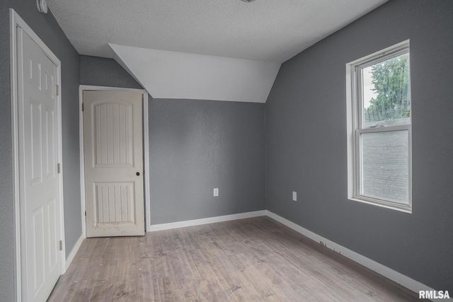 617 6TH Avenue S, Clinton, IA 52732