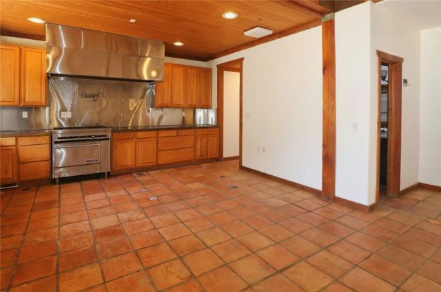 7200 Kahms, Cobb, CA 95426