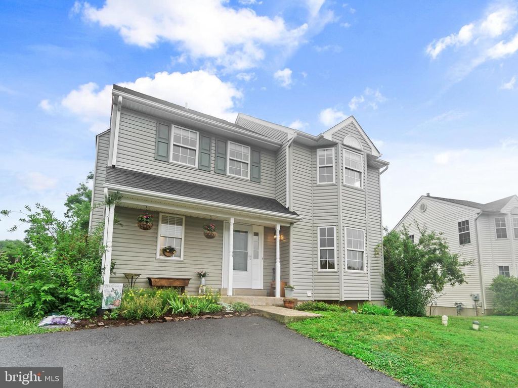 806 ELIZABETH CT, Collegeville, PA 19426