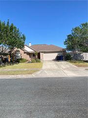 7122 Lindenwood Dr, Corpus Christi, TX 78414