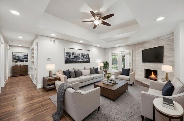 6820 E Mockingbird Lane, Dallas, TX 75214