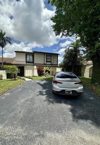 12701 SW 70th Lane, Miami, FL 33183