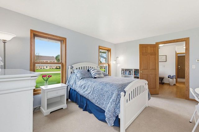 W329N4063 High Hill COURT, Nashotah, WI 53058