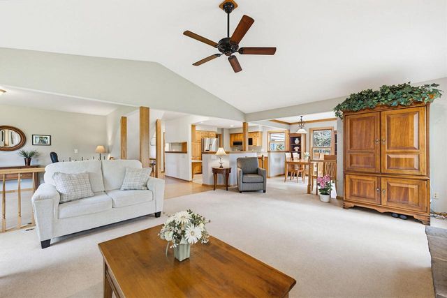 W329N4063 High Hill COURT, Nashotah, WI 53058