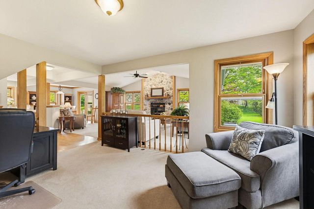W329N4063 High Hill COURT, Nashotah, WI 53058