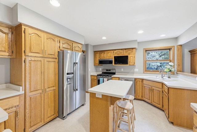 W329N4063 High Hill COURT, Nashotah, WI 53058