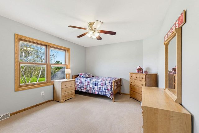 W329N4063 High Hill COURT, Nashotah, WI 53058