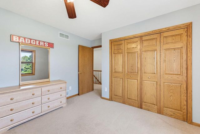 W329N4063 High Hill COURT, Nashotah, WI 53058