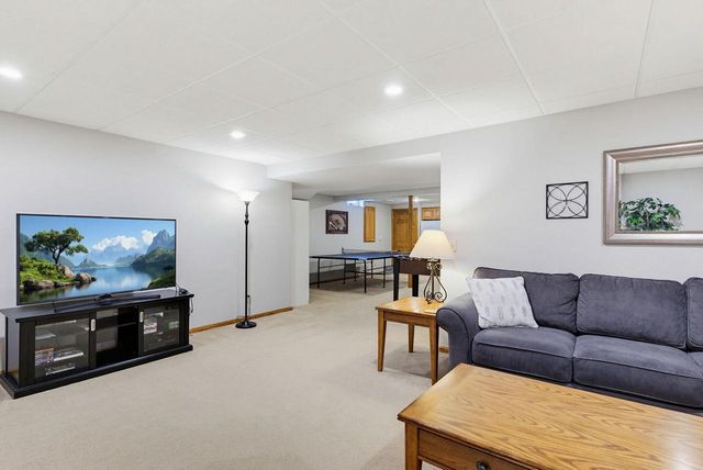 W329N4063 High Hill COURT, Nashotah, WI 53058