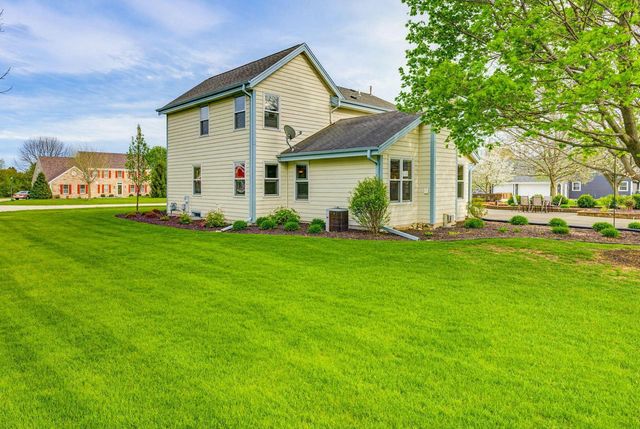 W329N4063 High Hill COURT, Nashotah, WI 53058