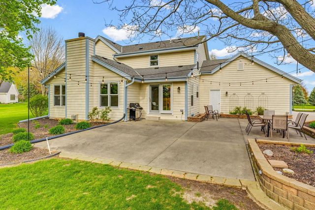 W329N4063 High Hill COURT, Nashotah, WI 53058