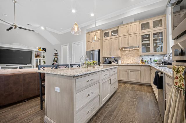 2703 Kinsley Oaks Drive, Houston, TX 77007