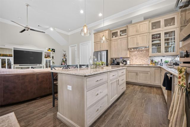 2703 Kinsley Oaks Drive, Houston, TX 77007