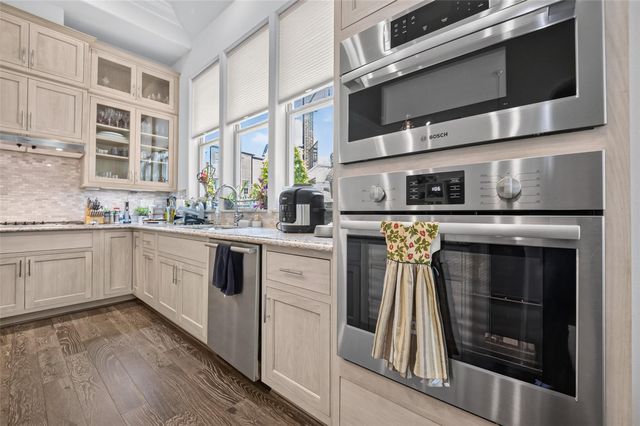 2703 Kinsley Oaks Drive, Houston, TX 77007