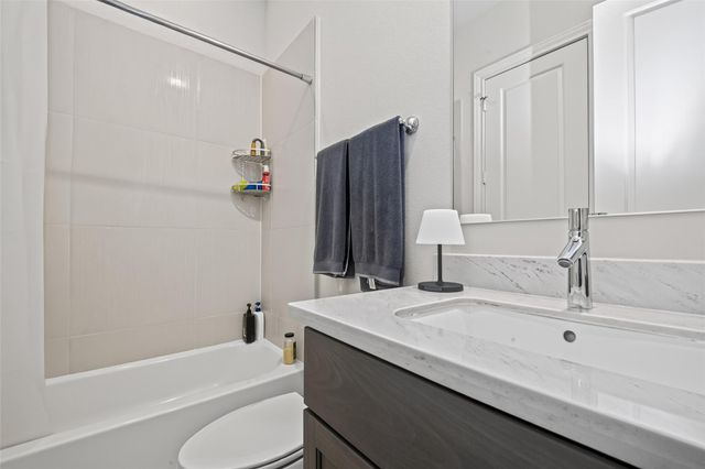 2703 Kinsley Oaks Drive, Houston, TX 77007