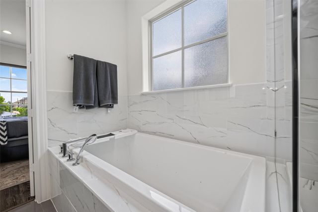 2703 Kinsley Oaks Drive, Houston, TX 77007