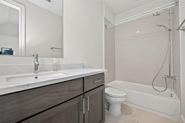 2703 Kinsley Oaks Drive, Houston, TX 77007