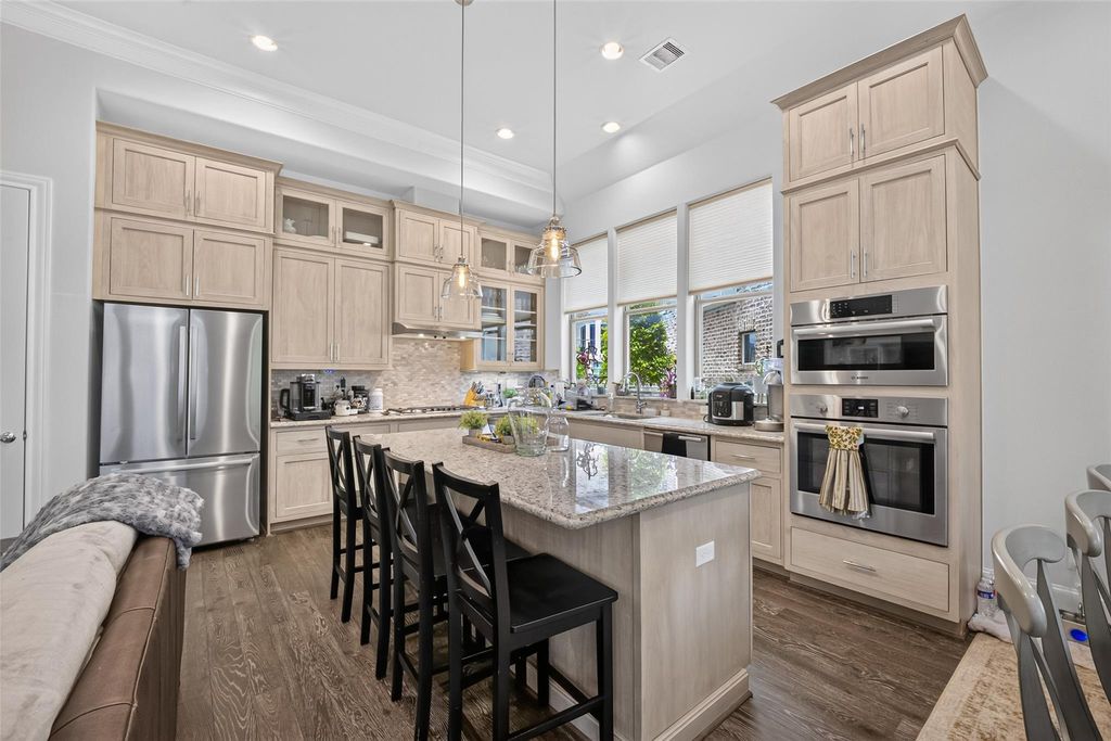 2703 Kinsley Oaks Drive, Houston, TX 77007