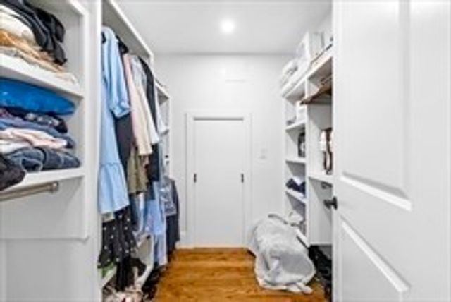 24 Selkirk 24-4, Boston, MA 02135