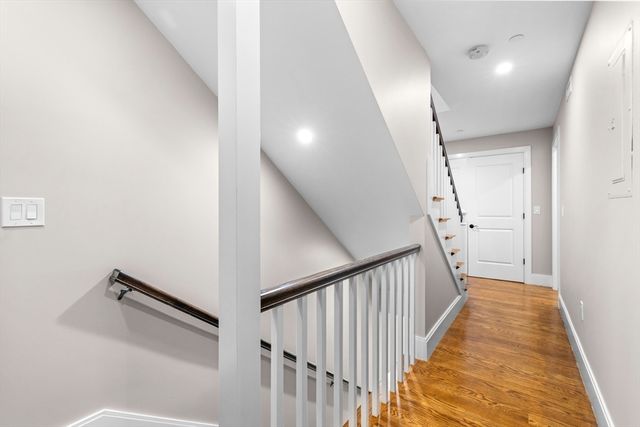 24 Selkirk 24-4, Boston, MA 02135