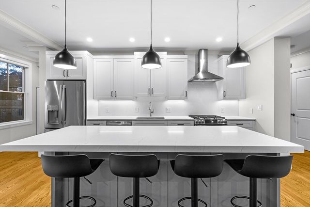 24 Selkirk 24-4, Boston, MA 02135