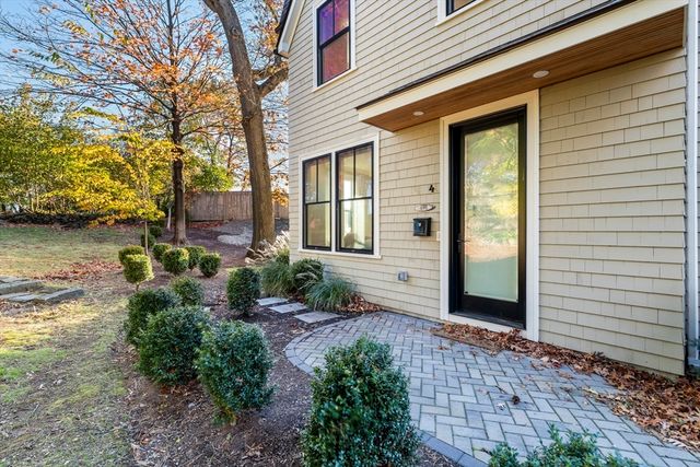 24 Selkirk 24-4, Boston, MA 02135