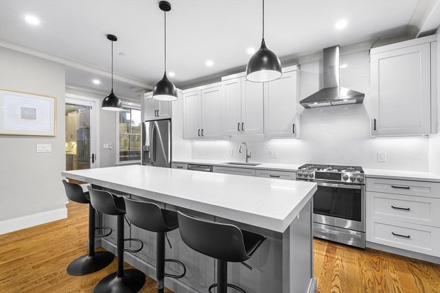 24 Selkirk 24-4, Boston, MA 02135