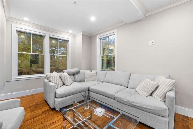 24 Selkirk 24-4, Boston, MA 02135