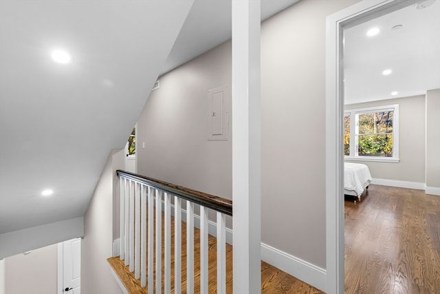 24 Selkirk 24-4, Boston, MA 02135