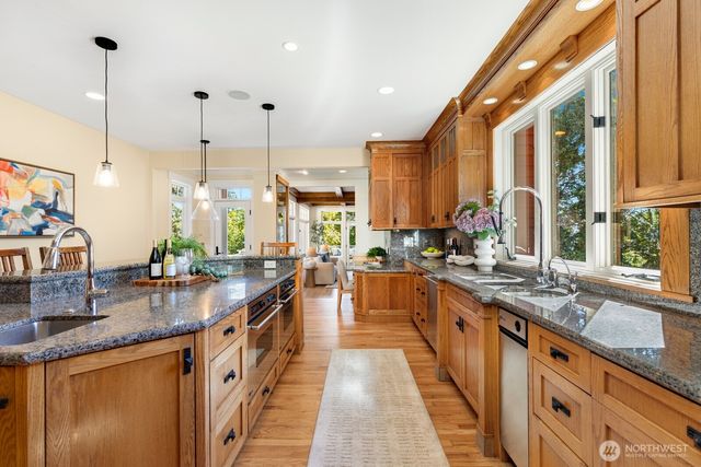 4155 212th Way SE, Sammamish, WA 98075