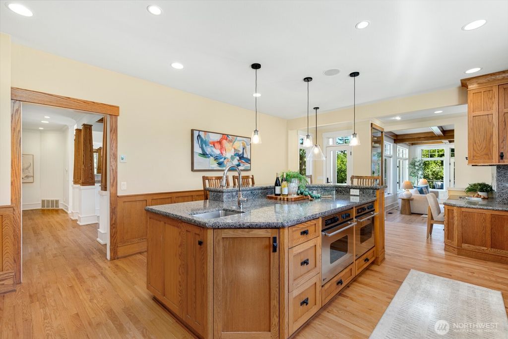 Image 11 of property listing at 4155 212th Way SE, Sammamish, WA 98075