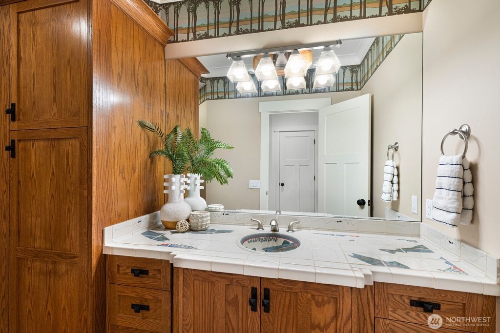Image 15 of property listing at 4155 212th Way SE, Sammamish, WA 98075