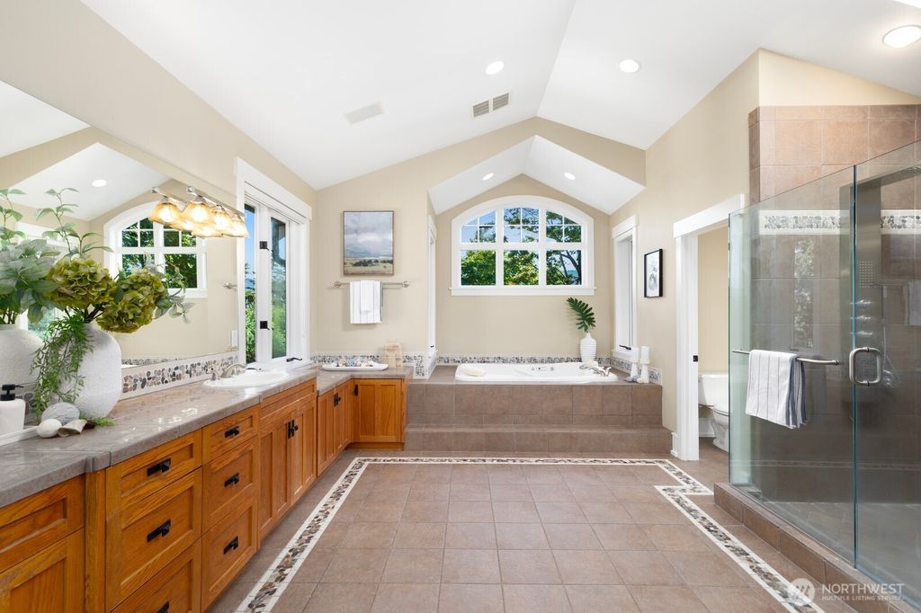 Image 19 of property listing at 4155 212th Way SE, Sammamish, WA 98075