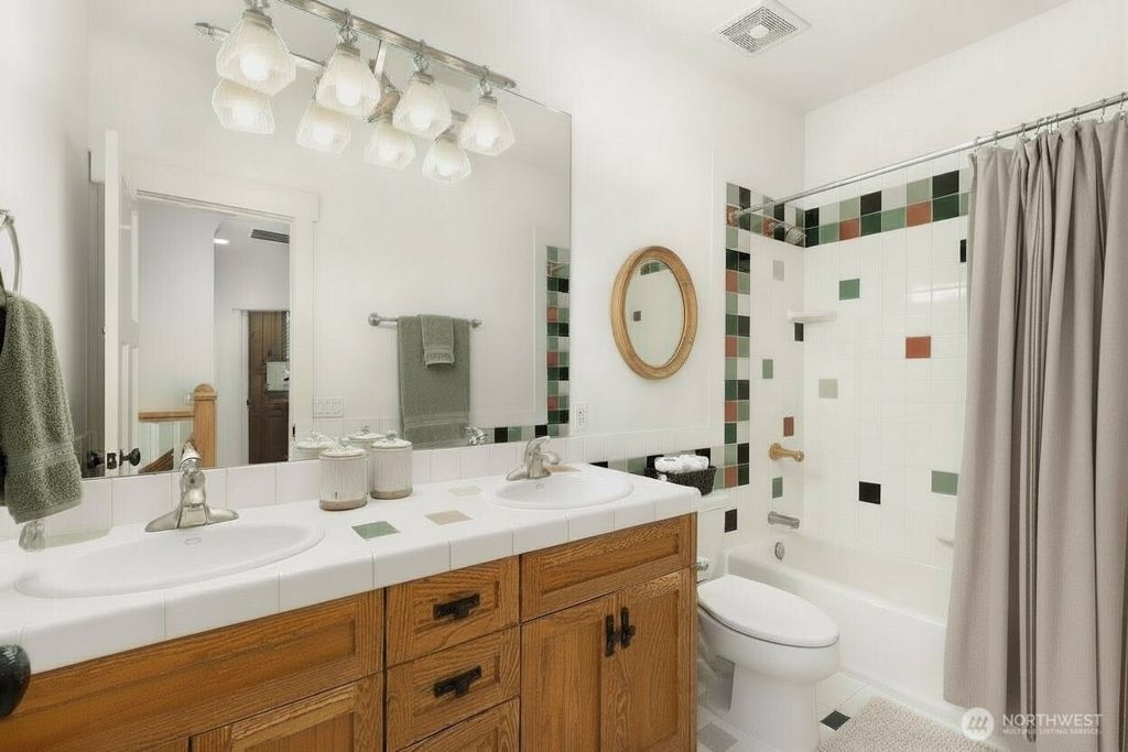 Image 23 of property listing at 4155 212th Way SE, Sammamish, WA 98075