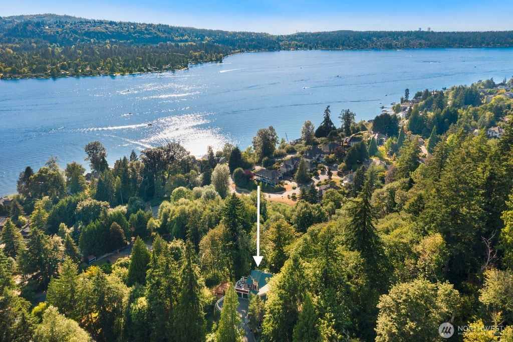 Image 34 of property listing at 4155 212th Way SE, Sammamish, WA 98075