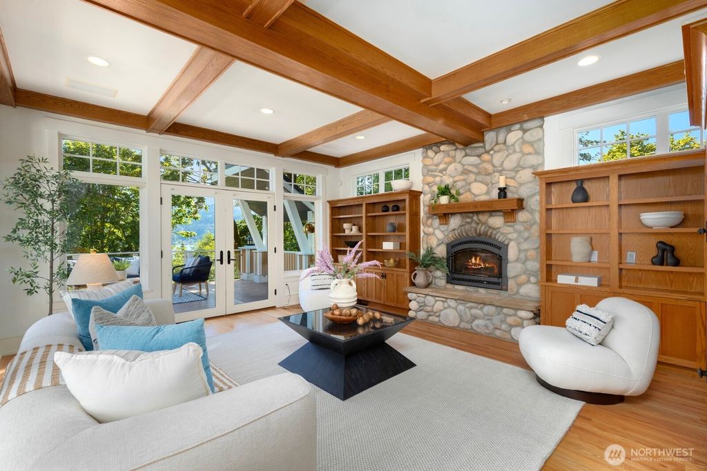 Image 9 of property listing at 4155 212th Way SE, Sammamish, WA 98075