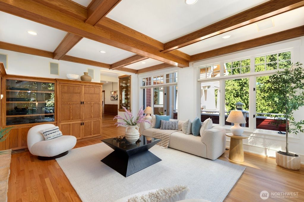 Image 10 of property listing at 4155 212th Way SE, Sammamish, WA 98075