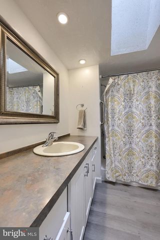 125 MEADOW RD, York, PA 17406
