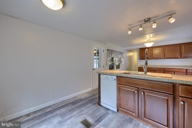 125 MEADOW RD, York, PA 17406