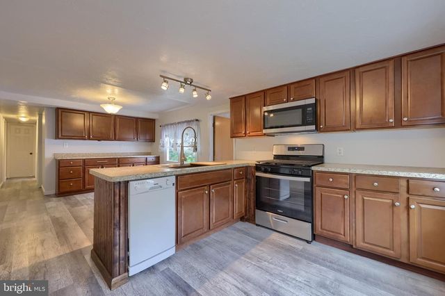 125 MEADOW RD, York, PA 17406