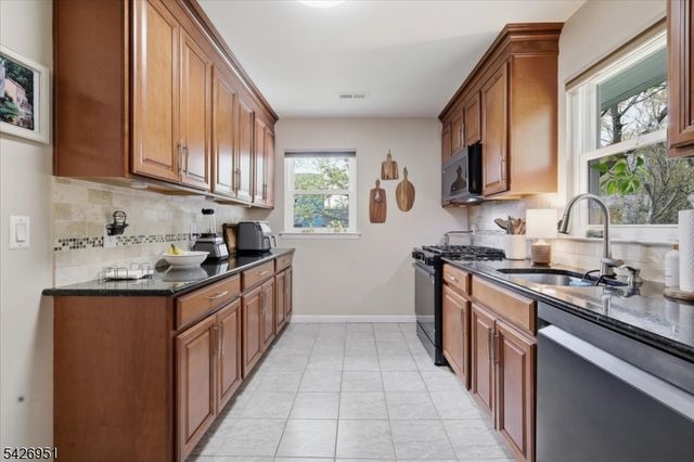 47 Pudding Stone Way, Lopatcong Twp., NJ 08865