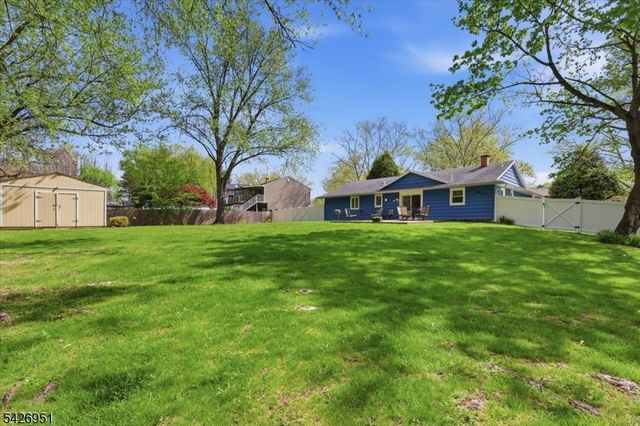 47 Pudding Stone Way, Lopatcong Twp., NJ 08865