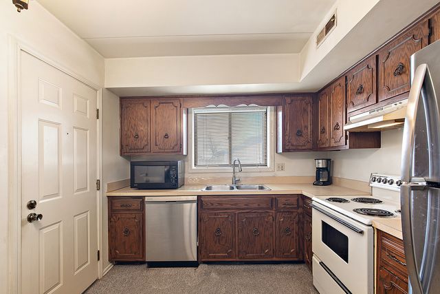 2815 Glenwood Lansing Road 106, Lynwood, IL 60411