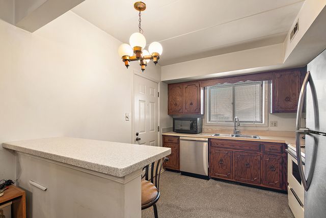 2815 Glenwood Lansing Road 106, Lynwood, IL 60411