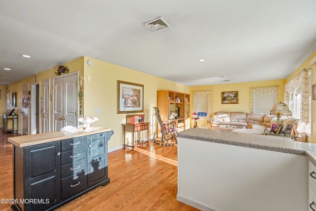 22 Burki Place, Freehold, NJ 07728