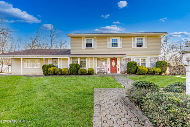 22 Burki Place, Freehold, NJ 07728